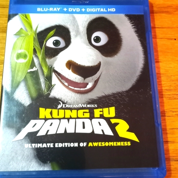 DreamWorks KUNG FU PANDA 2 on BLU-RAY + DVD - Picture 1 of 2